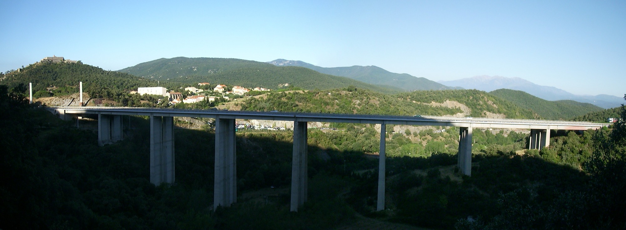 Autobahnbrcke vor Perthus