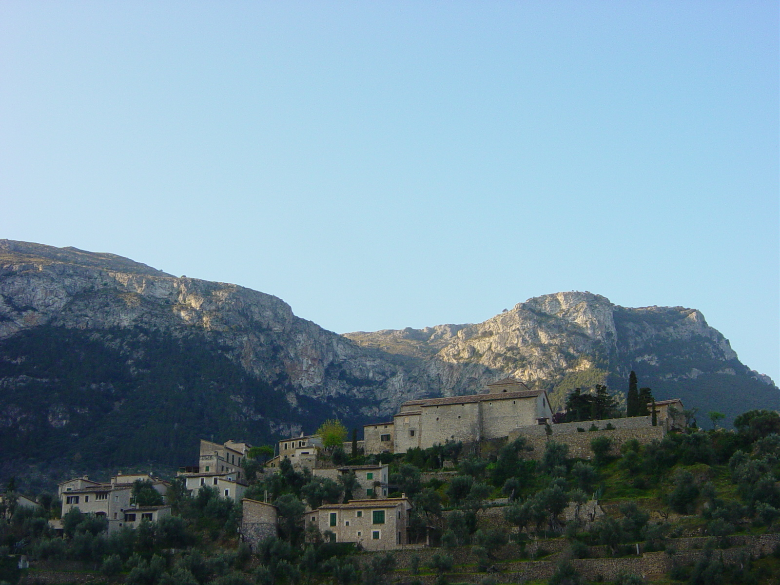 Blick von Osten auf Deia